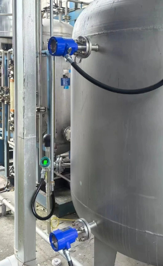 Najnowsze sprawy przedsiębiorstw dotyczące Wibracyjny przełącznik poziomu: Zasada działania, zalety i zastosowania przemysłowe