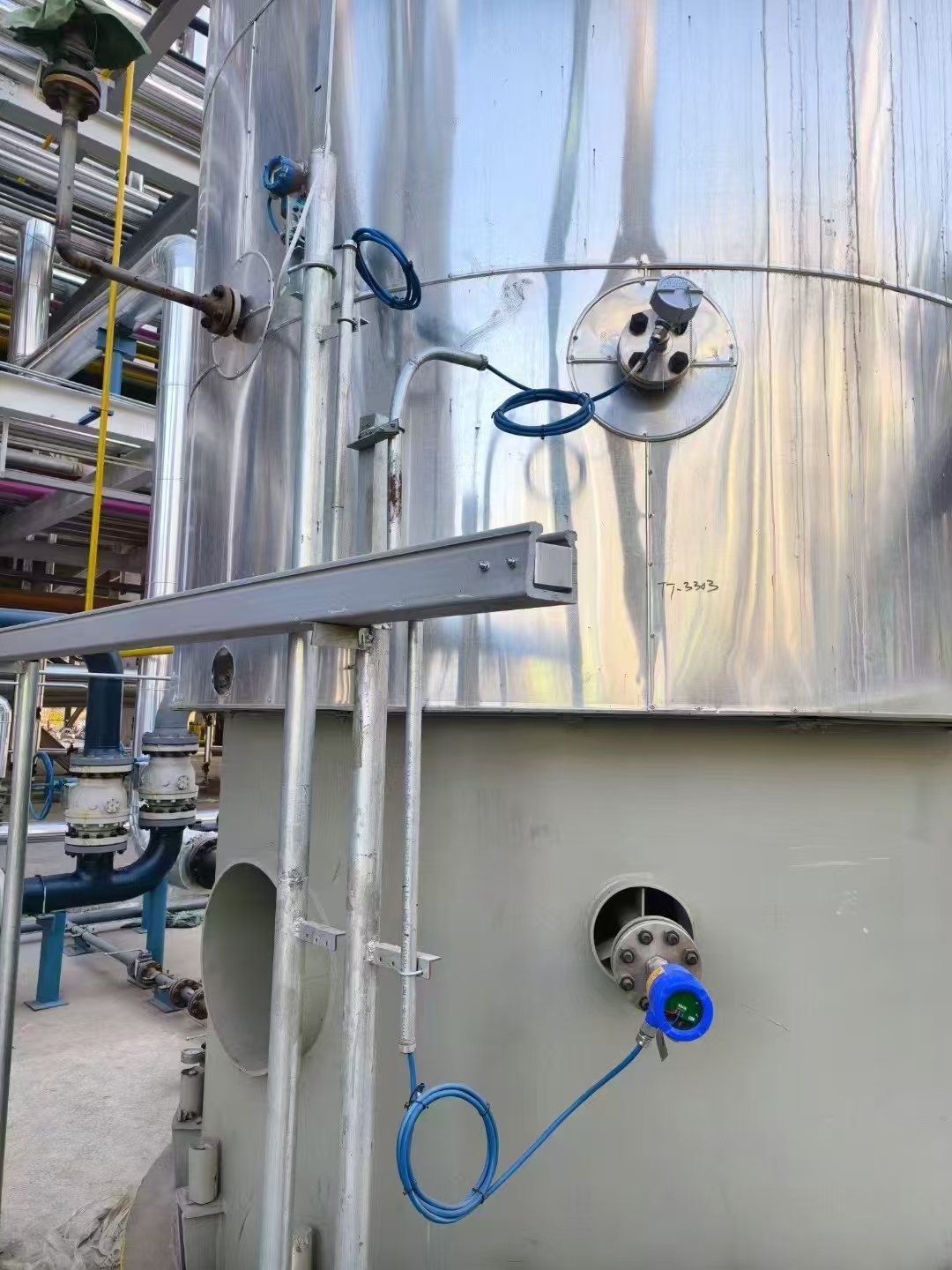 Najnowsze sprawy przedsiębiorstw dotyczące Przełącznik poziomu z widłami: wszechstronny strażnik przemysłowych pomiarów poziomu